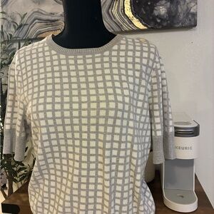 Liz Claiborne Cream and Gray Grid Pattern Top